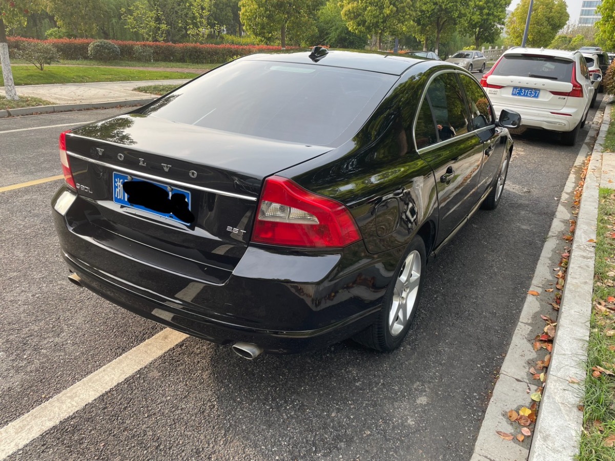 2009年10月沃尔沃 S80L  2009款 2.5T 智雅版