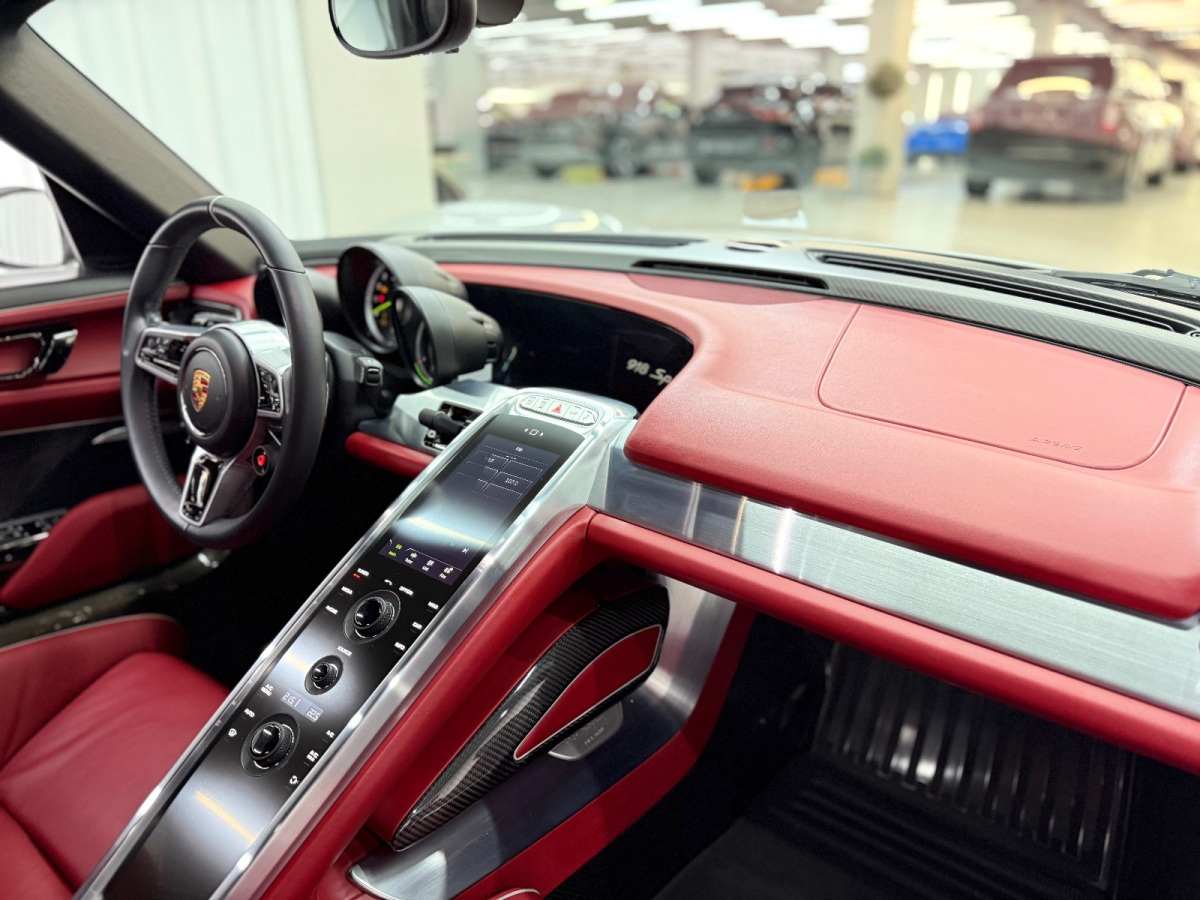 保時(shí)捷 918 Spyder  2014款 Weissach package 4.6L圖片
