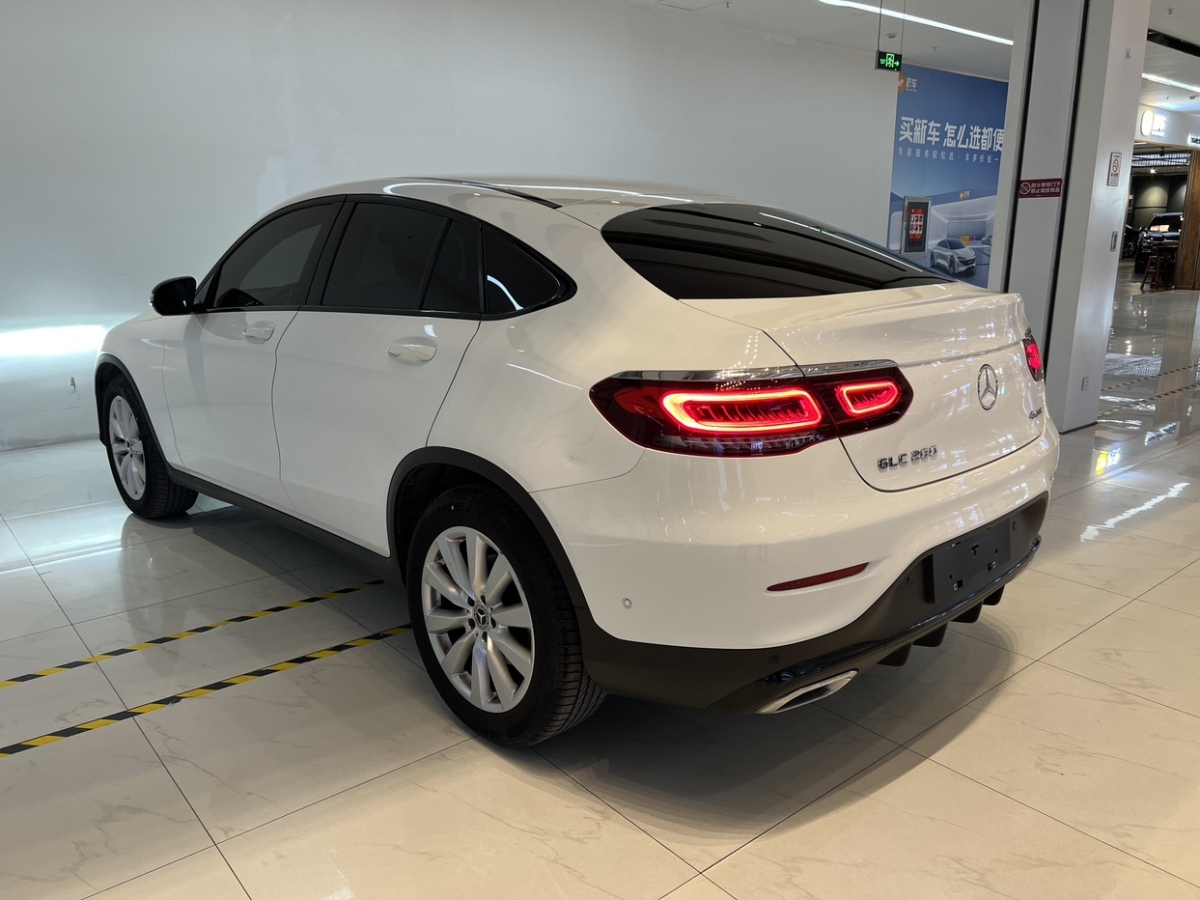 奔馳 奔馳GLC  2022款 改款 GLC 260 4MATIC 轎跑SUV圖片