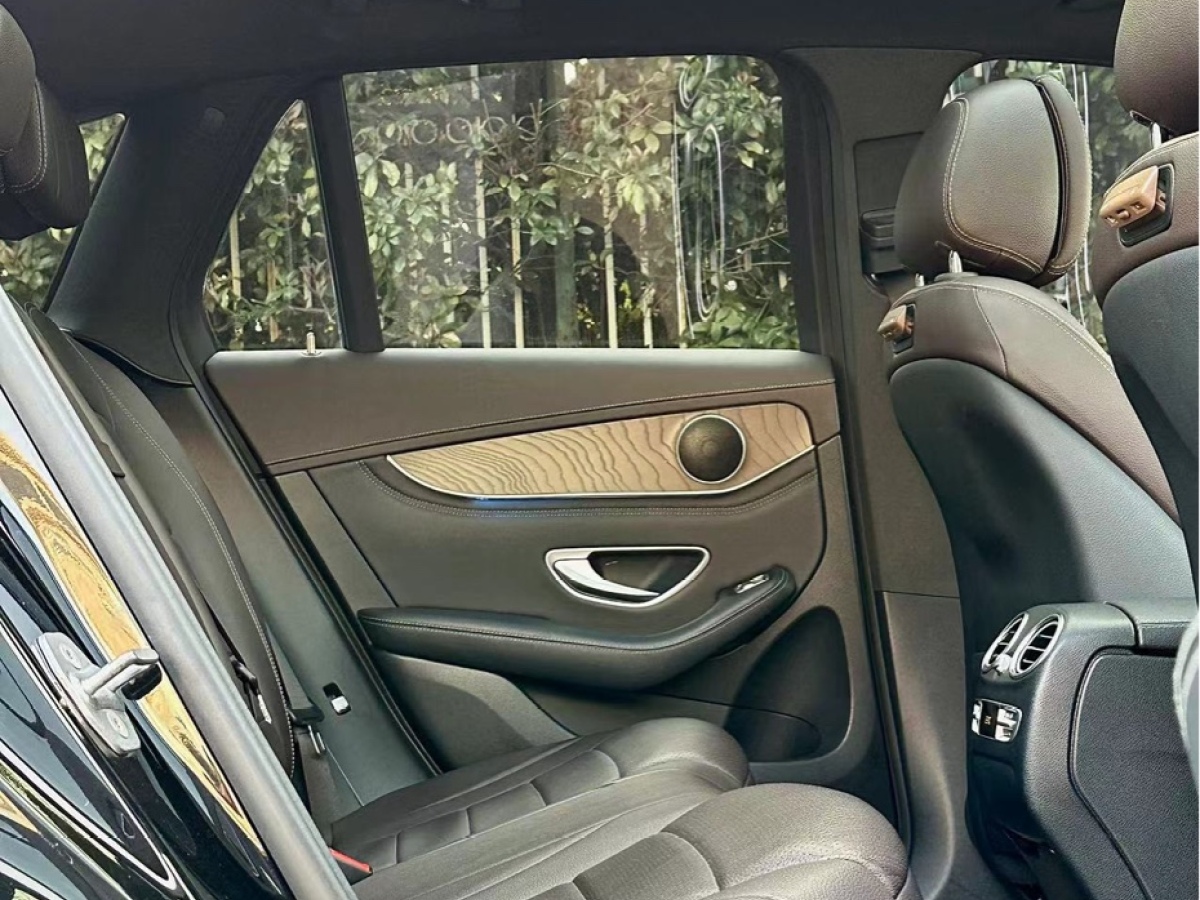 奔驰 奔驰GLC  2018款 改款 GLC 300 4MATIC 豪华型图片