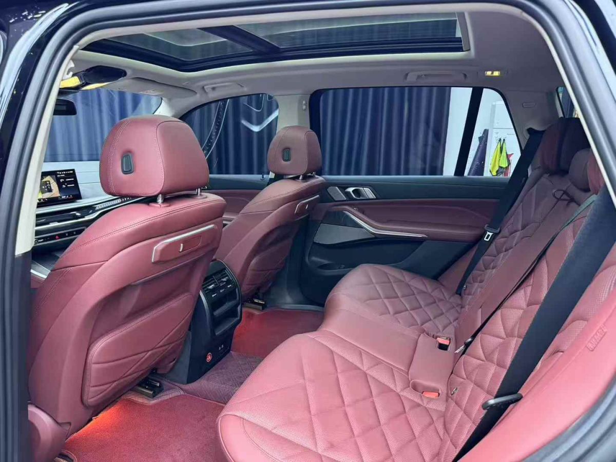 寶馬 寶馬X5  2024款 xDrive 40Li 尊享型黑焰限量版圖片