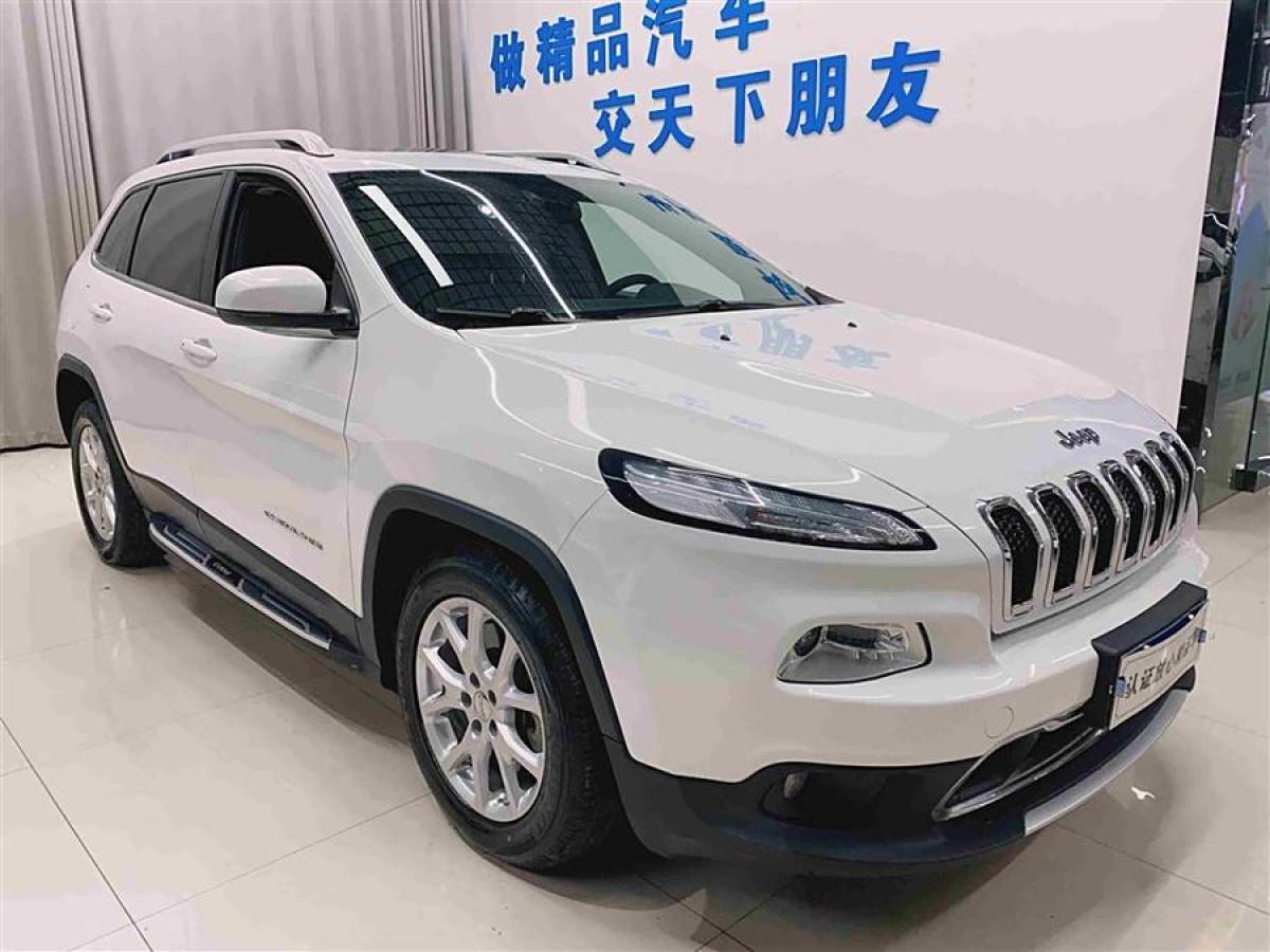 Jeep 自由光  2017款 2.4L 領(lǐng)先版圖片