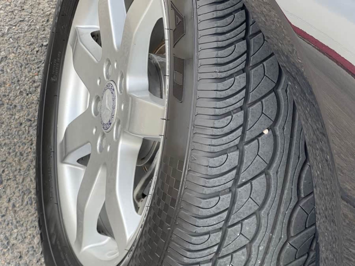 奔馳 奔馳GLK級(jí)  2011款 GLK 300 4MATIC 動(dòng)感型圖片