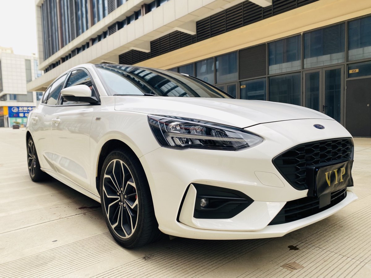 福特 福克斯  2021款 三廂 EcoBoost 180 自動(dòng)ST Line圖片