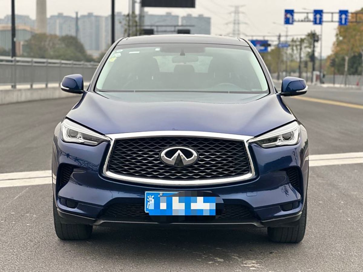 英菲尼迪 QX50  2020款 改款 2.0T 兩驅(qū)時(shí)尚版圖片