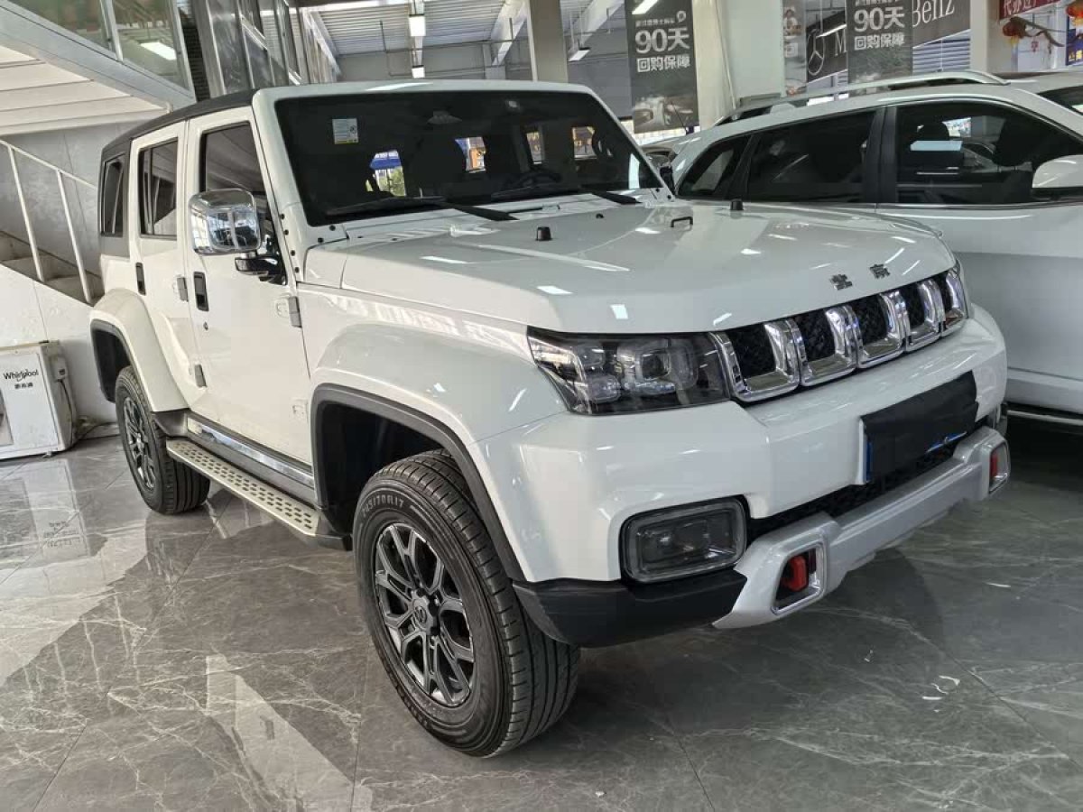 北京 BJ40  2019款  PLUS 2.3T 自動(dòng)四驅(qū)尊享版 國VI圖片