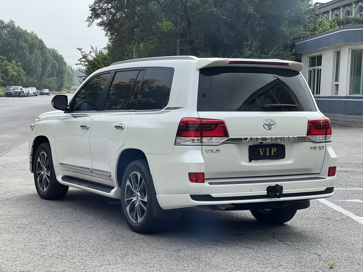 丰田 兰德酷路泽  2018款 5.7L VX-R 12气 底升(中东版)图片