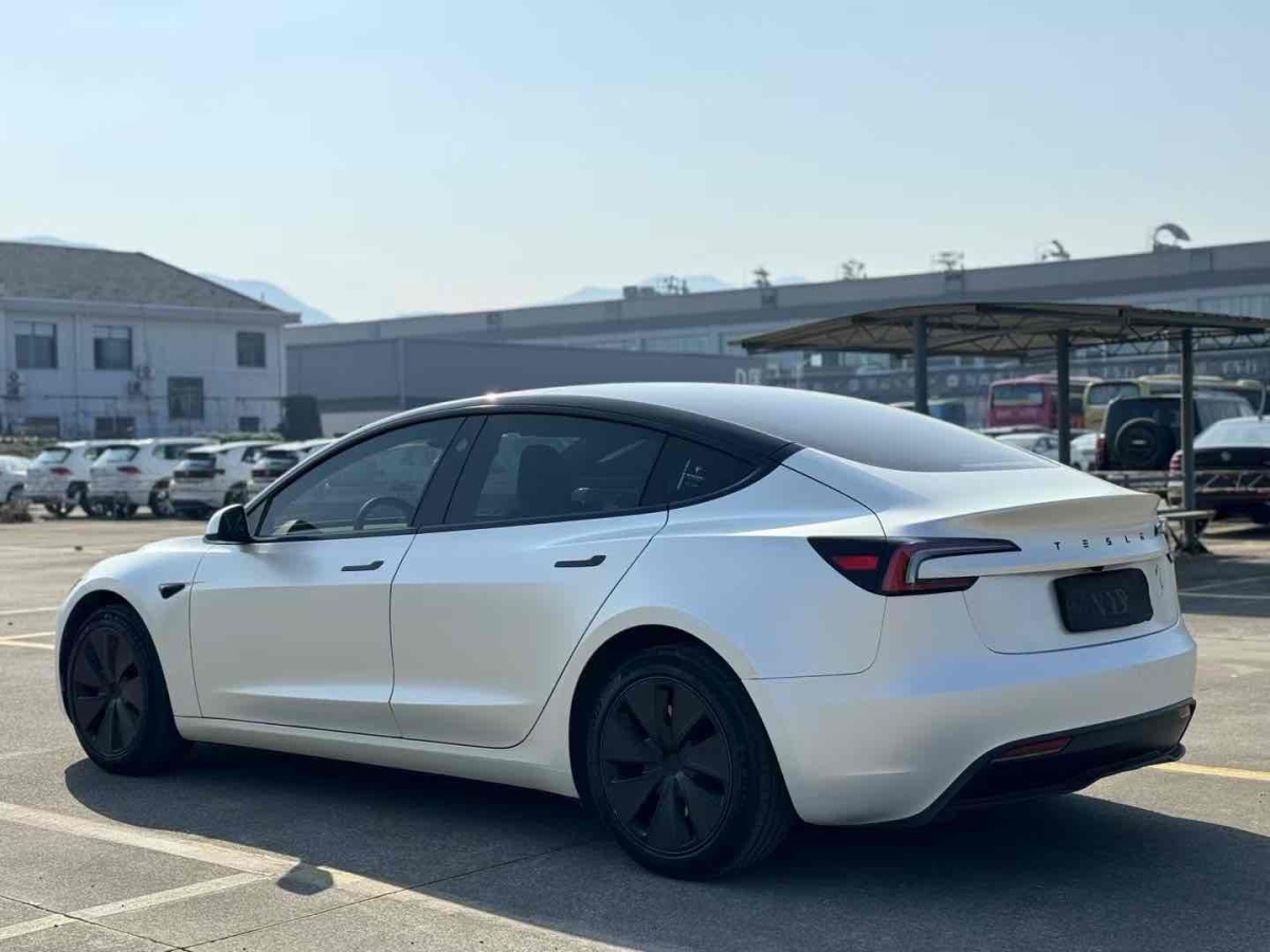 特斯拉 Model 3  2023款 煥新版 后輪驅(qū)動(dòng)圖片