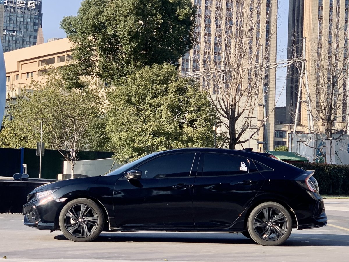 本田 思域  2021款 HATCHBACK 220TURBO CVT潮酷控圖片