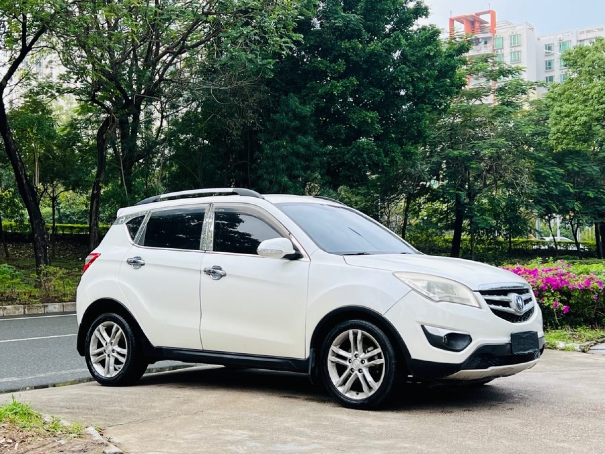 長(zhǎng)安 CS35  2015款 1.6L 自動(dòng)豪華型 國(guó)V圖片
