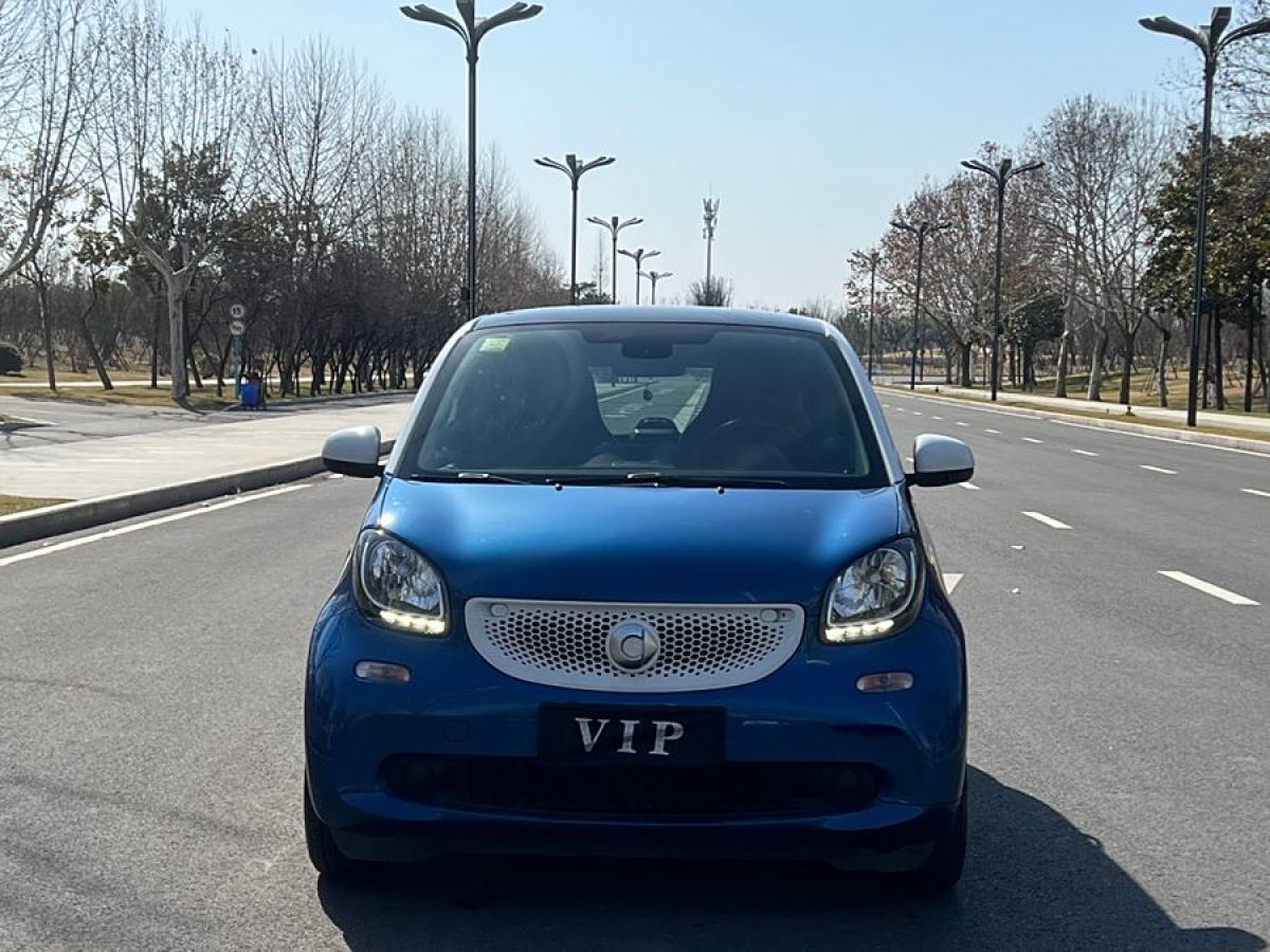 smart fortwo  2016款 0.9T 66千瓦硬頂先鋒版圖片