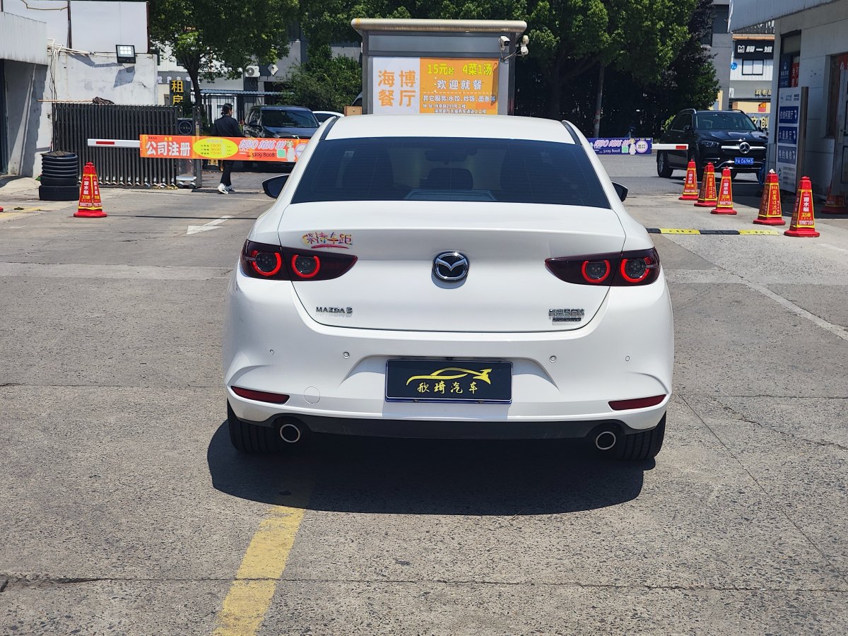 馬自達(dá) 馬自達(dá)3 Axela昂克賽拉  2022款 2.0L 自動(dòng)質(zhì)睿版圖片