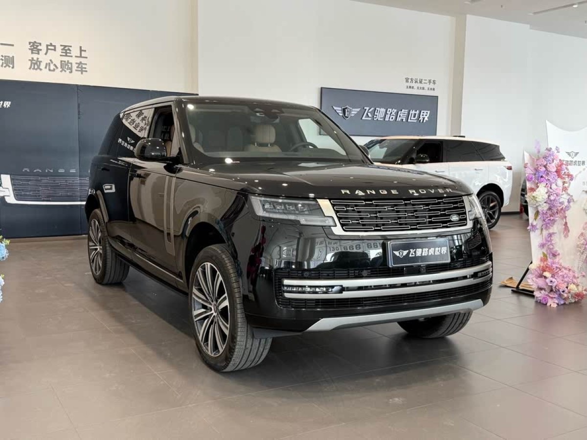 路虎 攬勝  2025款 3.0 L6 400PS 盛世加長版圖片