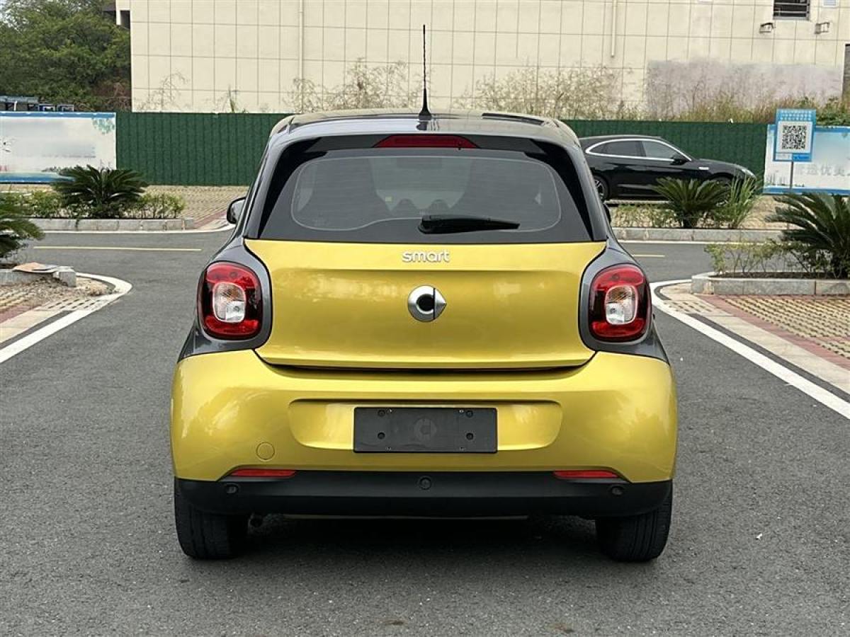 smart forfour  2016款 1.0L 52千瓦激情版圖片