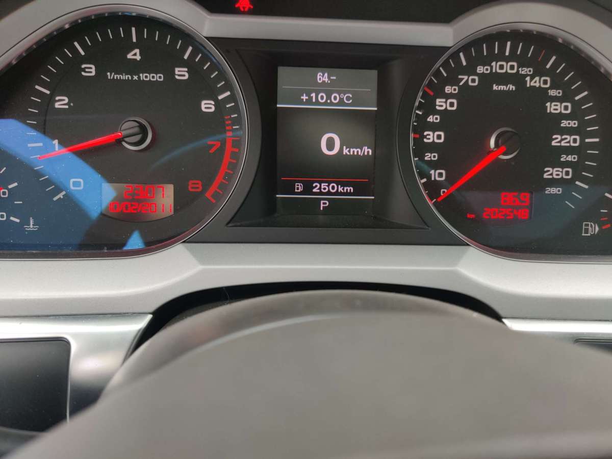 奧迪 奧迪A6L  2011款 2.0 TFSI 自動舒適型圖片