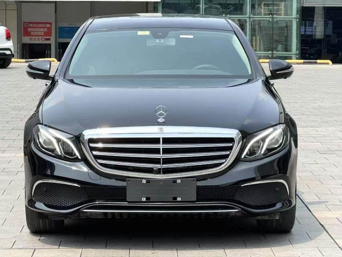奔馳 奔馳E級  2020款 改款 E 300 L 時尚型圖片