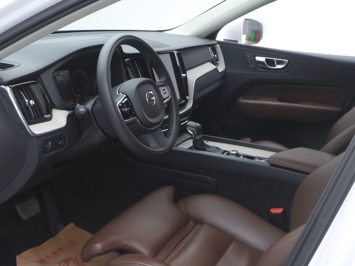 沃爾沃 XC60  2020款 T5 四驅智遠豪華版圖片