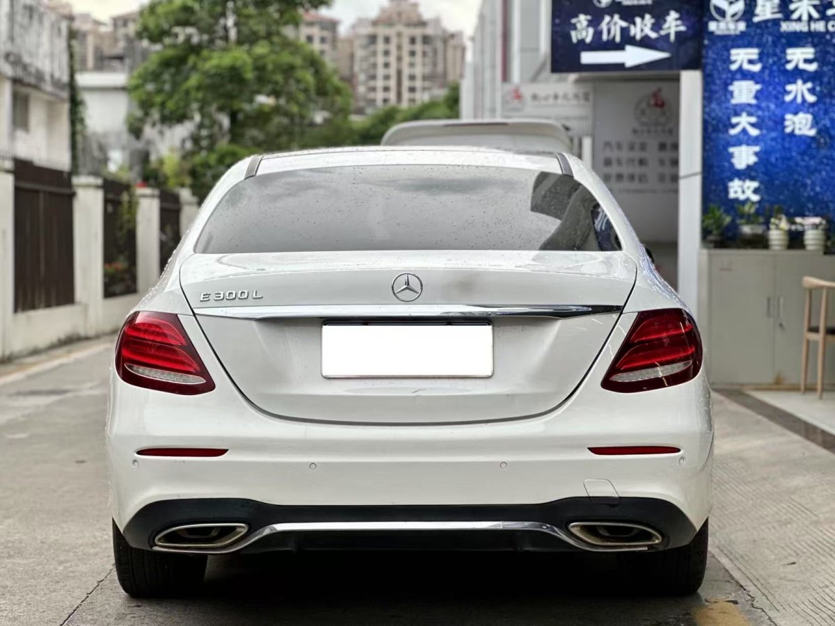 奔馳 奔馳E級(jí)  2018款 改款 E 300 L 豪華型圖片