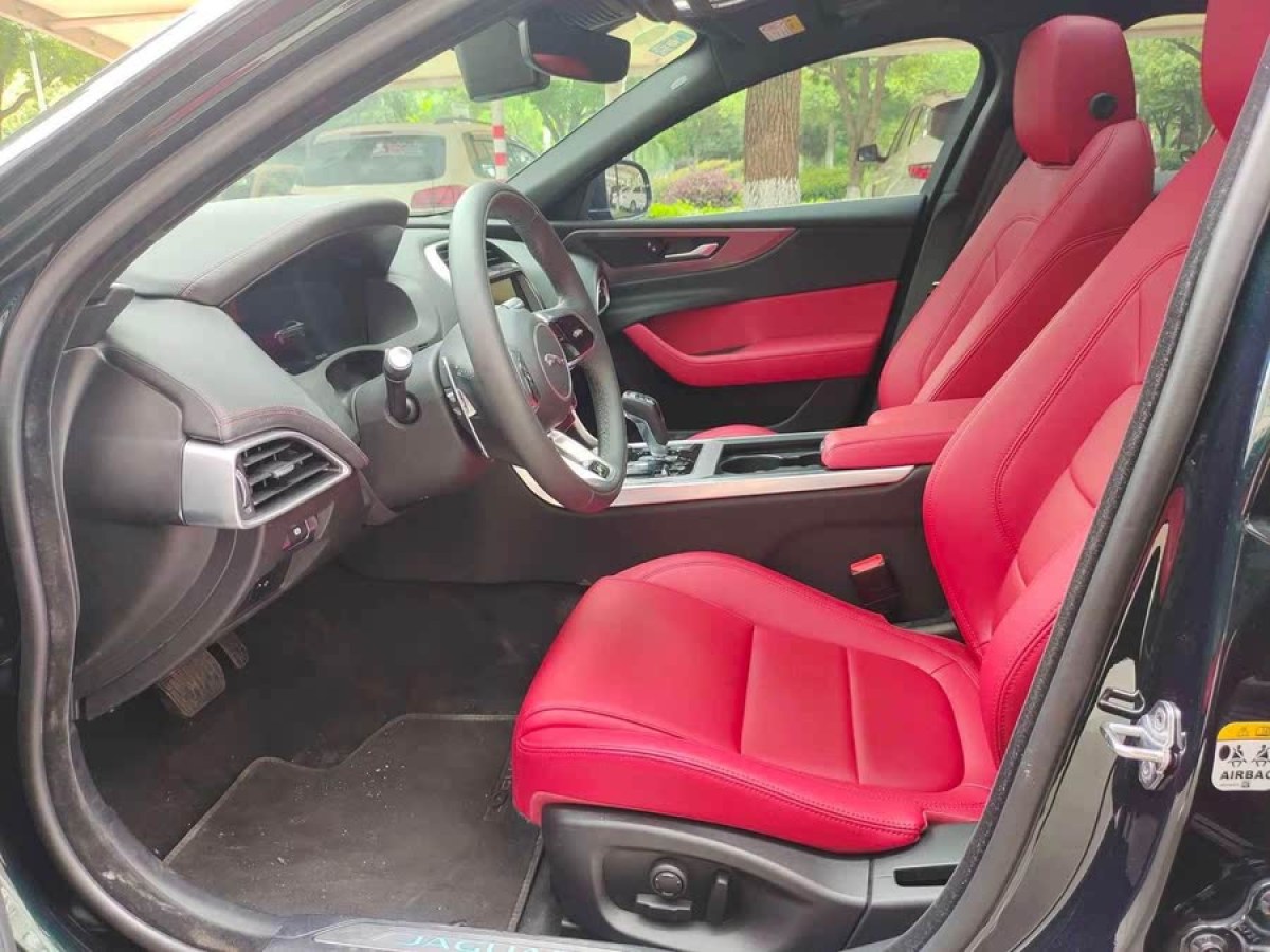捷豹 XEL  2023款 2.0T 200PS R-DYNAMIC 青春運(yùn)動(dòng)版圖片