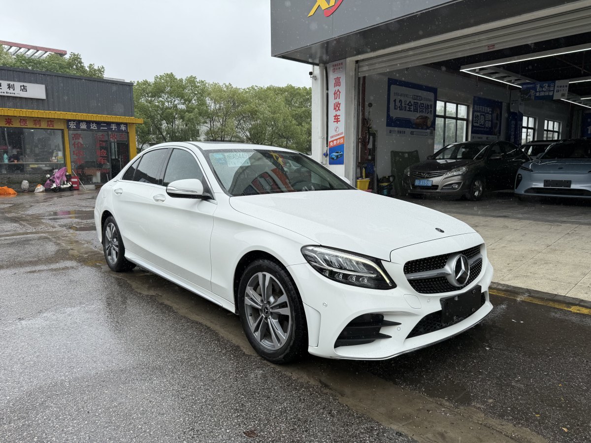 奔馳 奔馳C級(jí)  2019款 C 180 L 時(shí)尚型運(yùn)動(dòng)版圖片