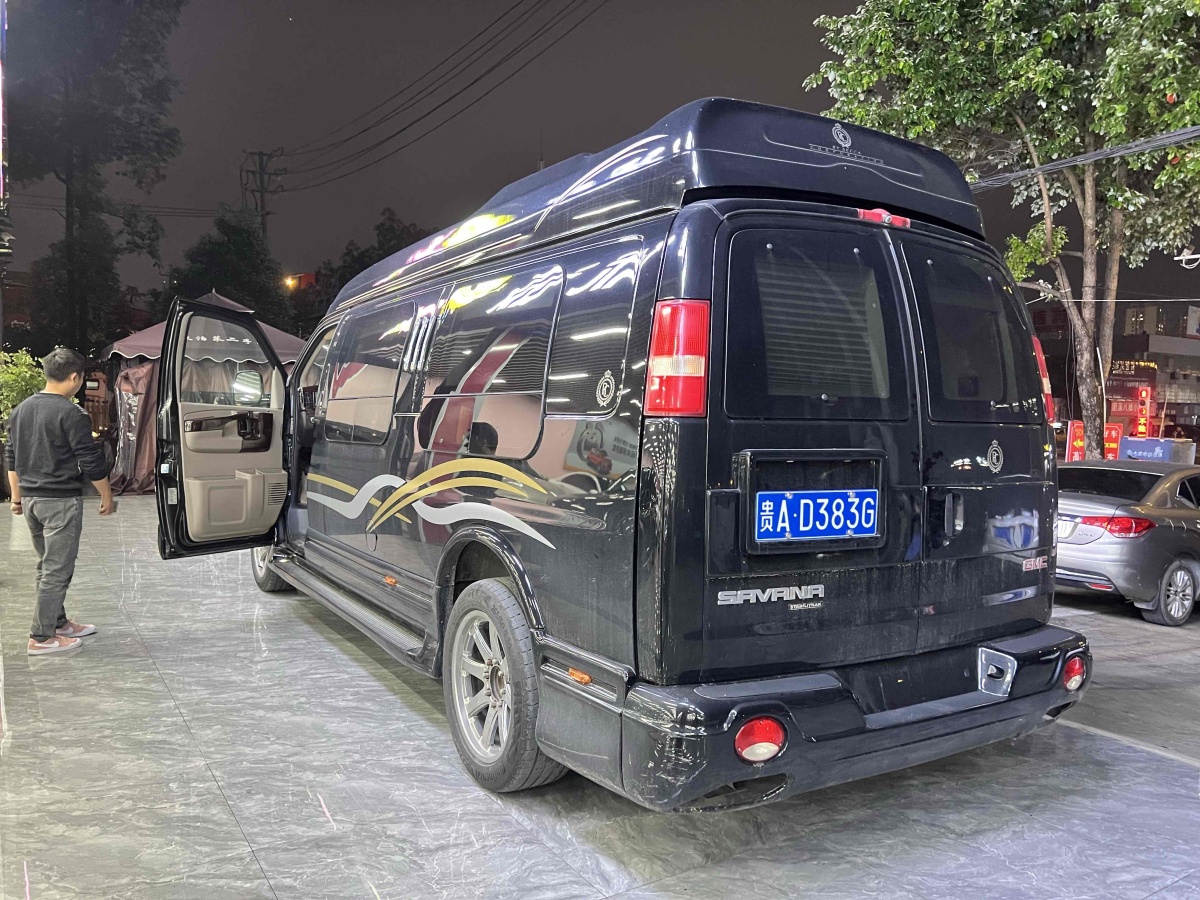 2017年2月GMC SAVANA  2014款 6.0L 長(zhǎng)軸領(lǐng)袖版