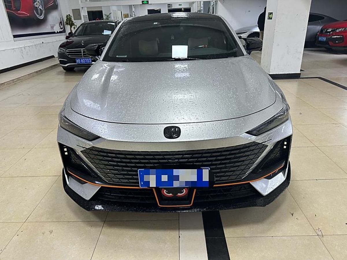 長(zhǎng)安 長(zhǎng)安UNI-V  2022款 1.5T 運(yùn)動(dòng)版圖片