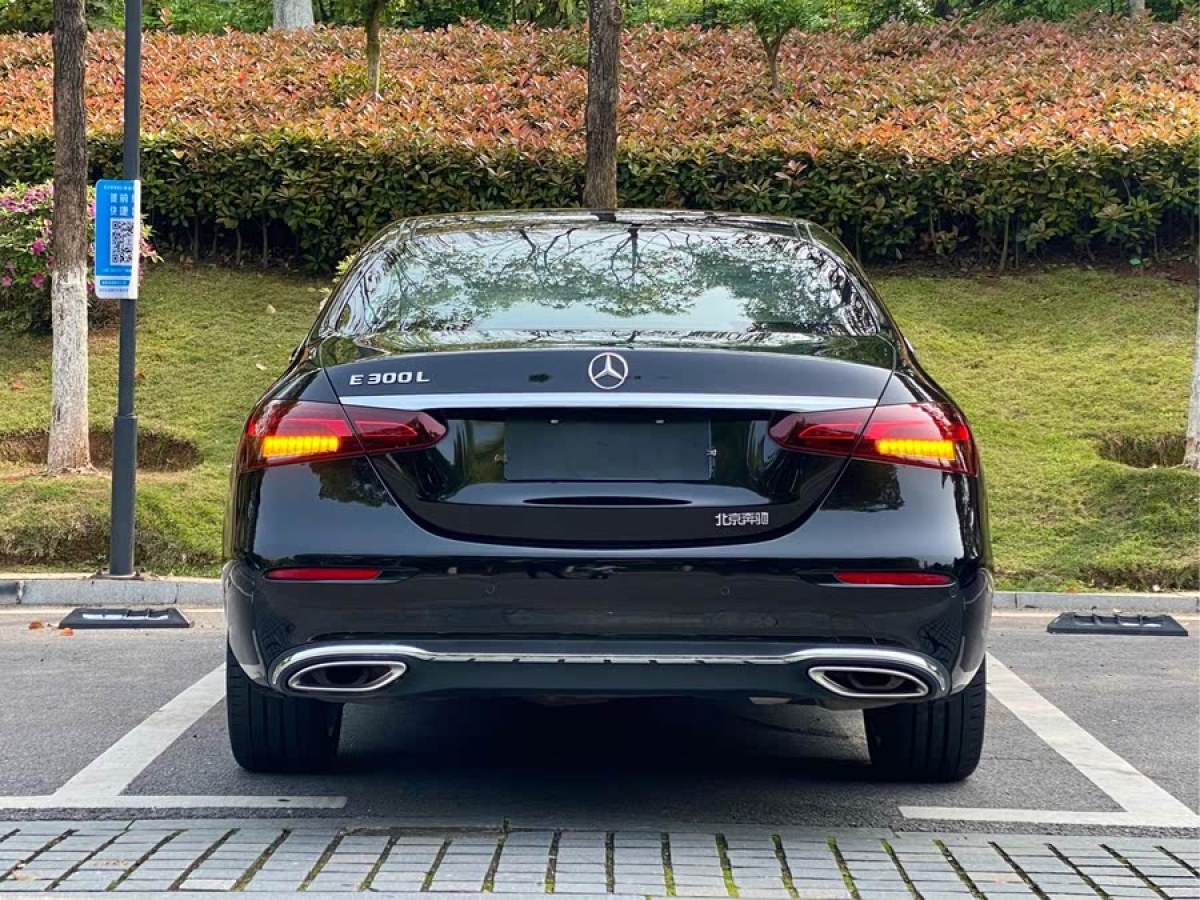 奔馳 奔馳E級(jí)  2022款 改款 E 300 L 豪華型圖片
