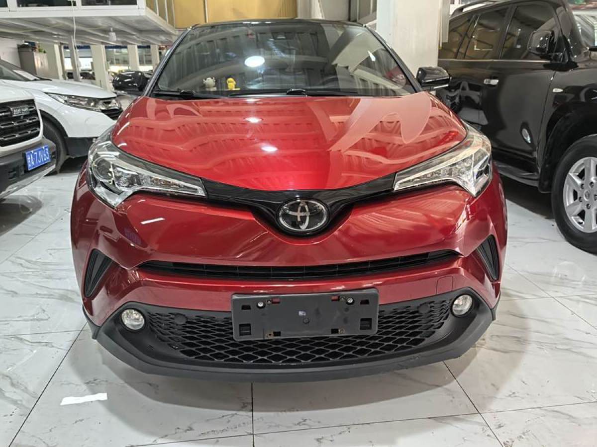 豐田 C-HR  2020款 2.0L 領(lǐng)先版圖片