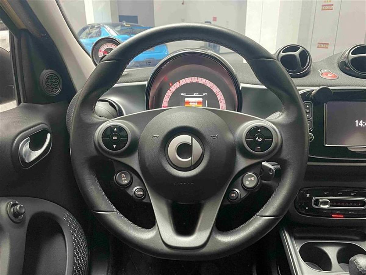 smart forfour  2016款 0.9T 66千瓦先鋒版圖片