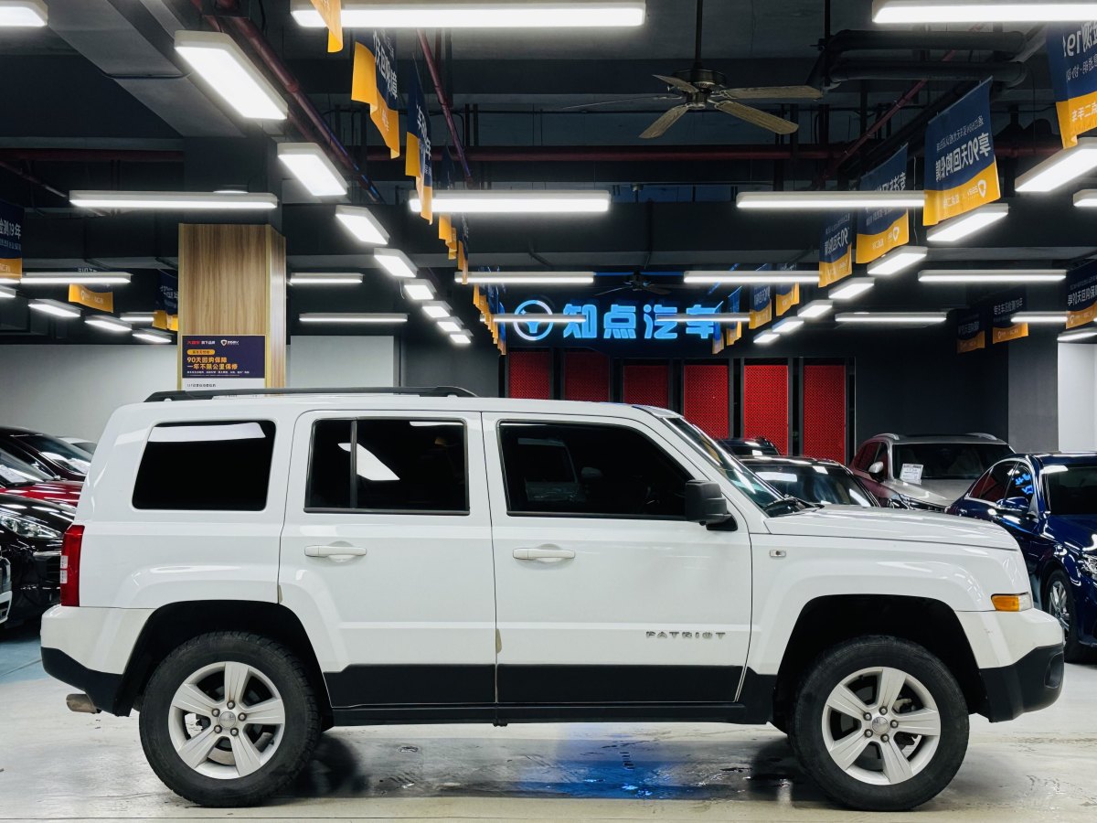 Jeep 自由客  2014款 2.4L 運(yùn)動版圖片