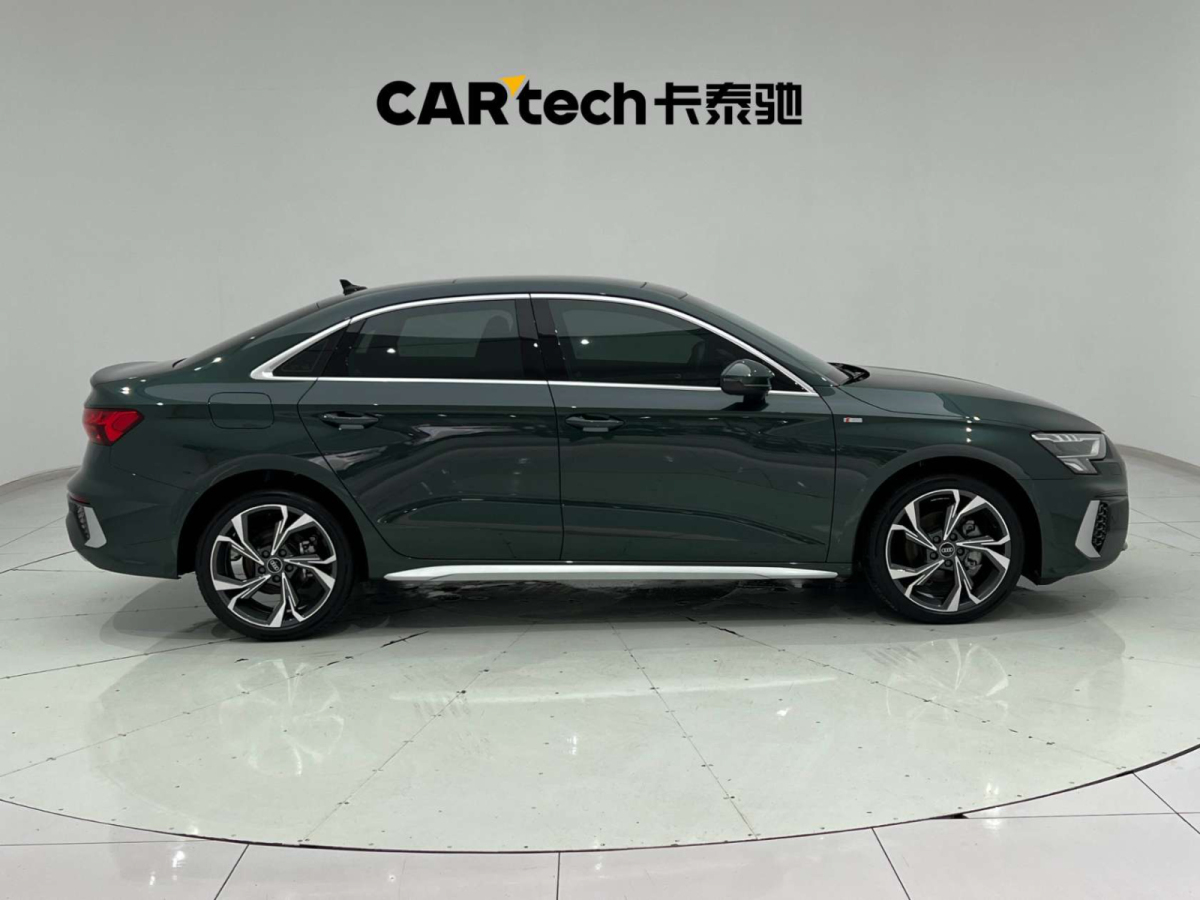 奧迪 奧迪A3  2023款 A3L Limousine 35 TFSI 時(shí)尚運(yùn)動(dòng)型圖片