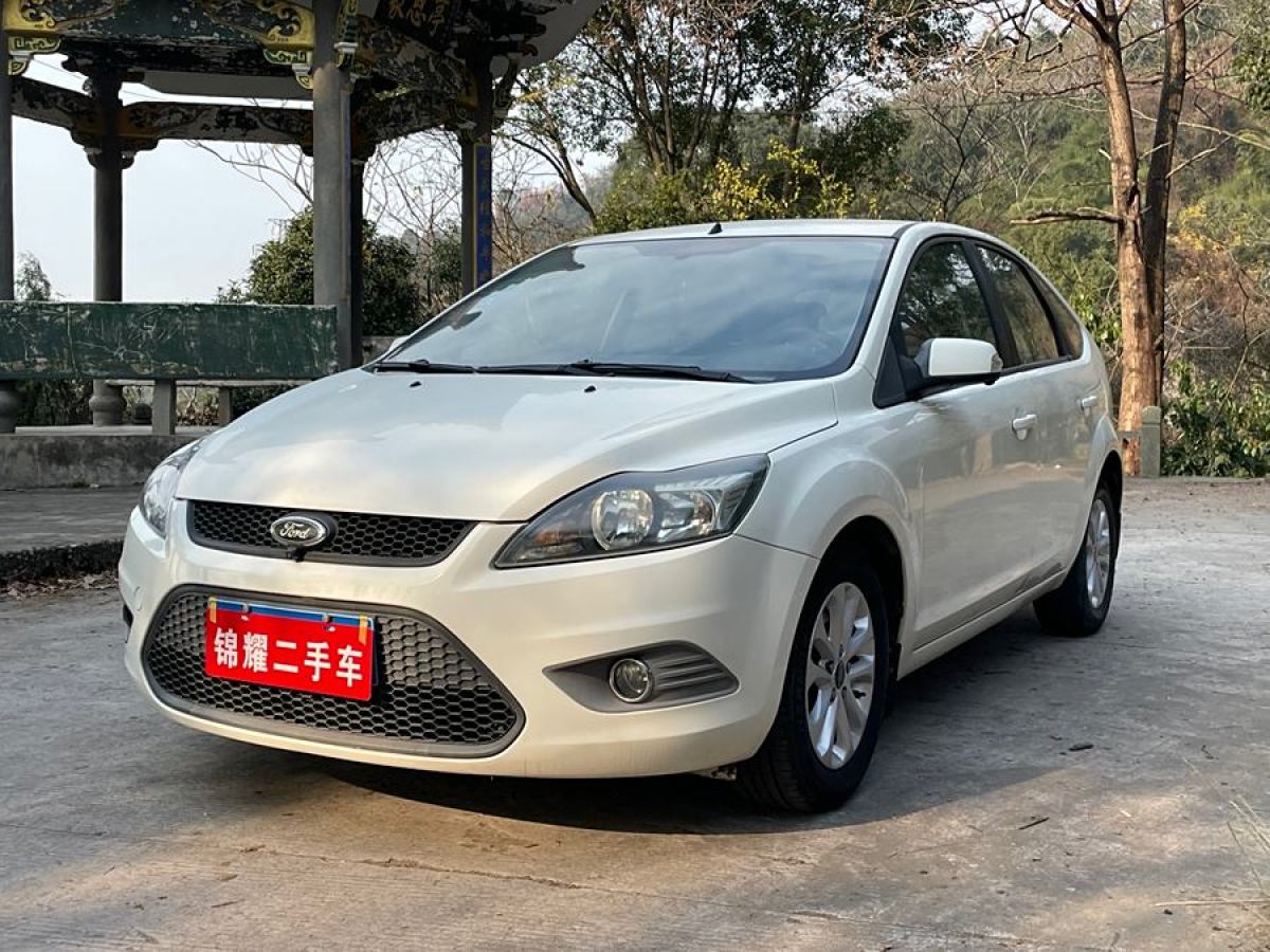 福特 ?？怂? 2013款 兩廂經(jīng)典 1.8L 手動基本型圖片