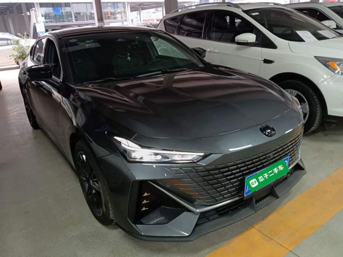 長安 長安UNI-V  2023款 1.5T 尊貴型圖片