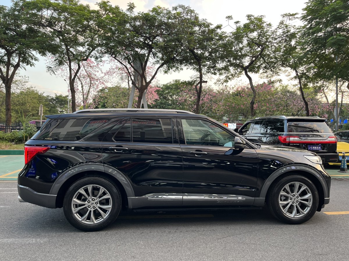 福特 探險(xiǎn)者  2023款 EcoBoost 285 后驅(qū)風(fēng)尚版 7座圖片