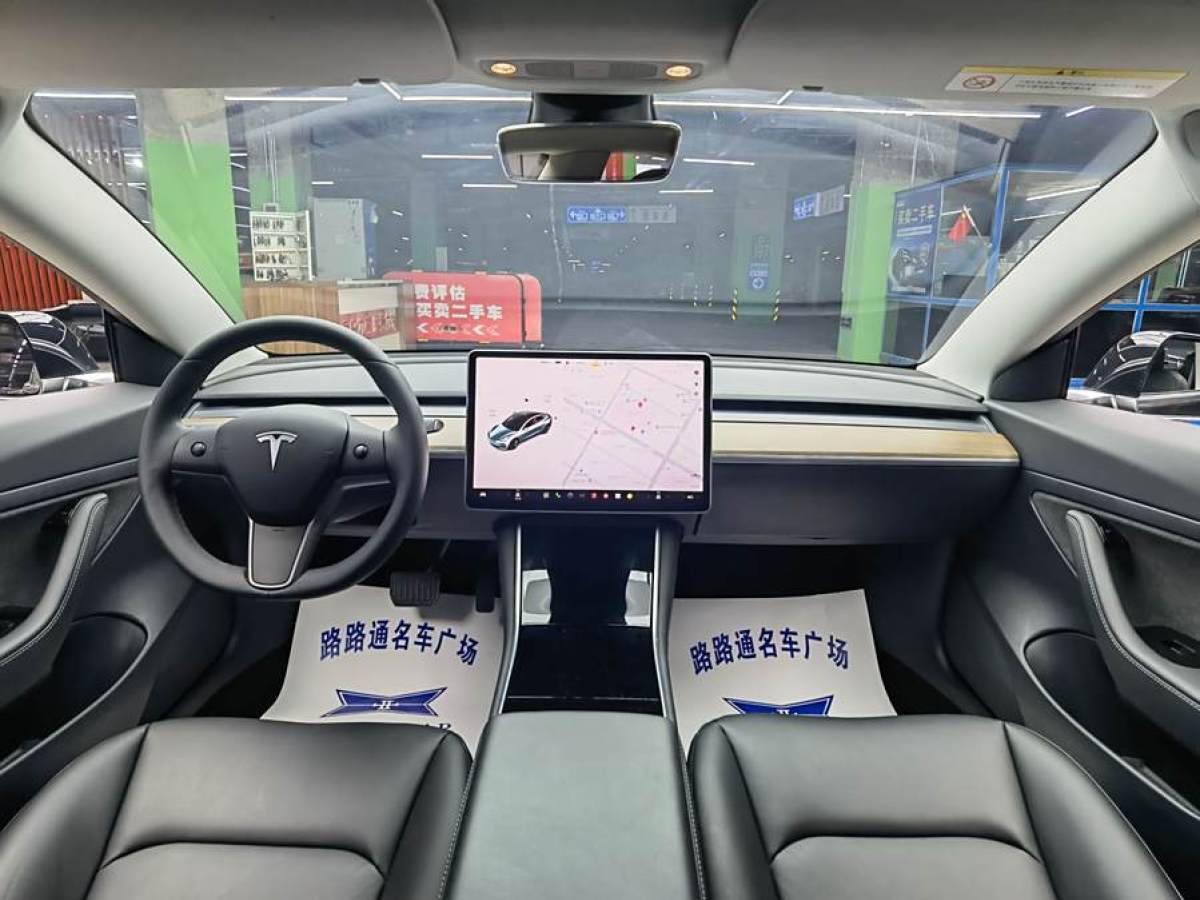 特斯拉 Model 3  2020款 改款 標(biāo)準(zhǔn)續(xù)航后驅(qū)升級(jí)版圖片