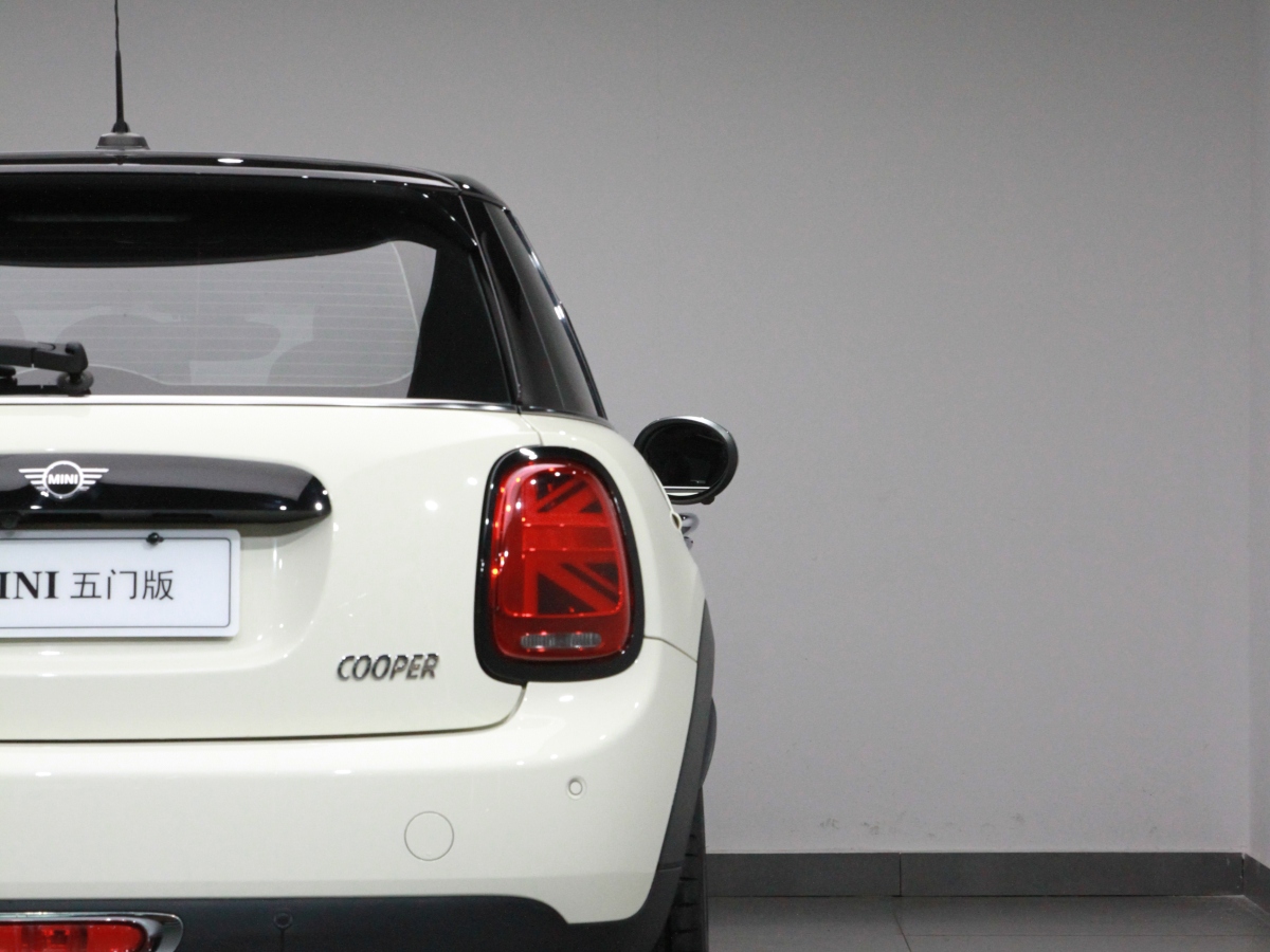 MINI MINI  2020款 1.5T COOPER 藝術(shù)家圖片