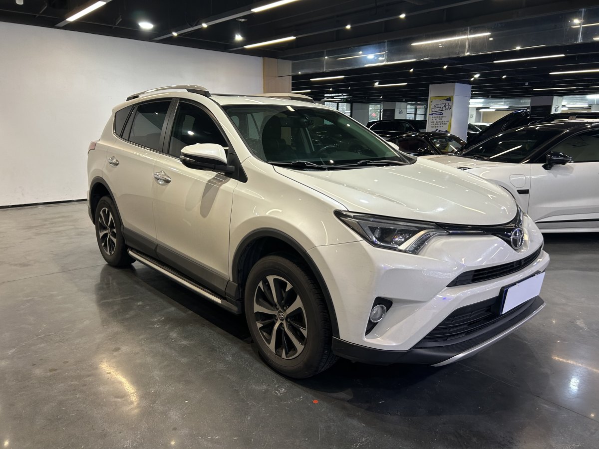 豐田 RAV4  2016款 榮放 2.0L CVT兩驅(qū)智尚版圖片