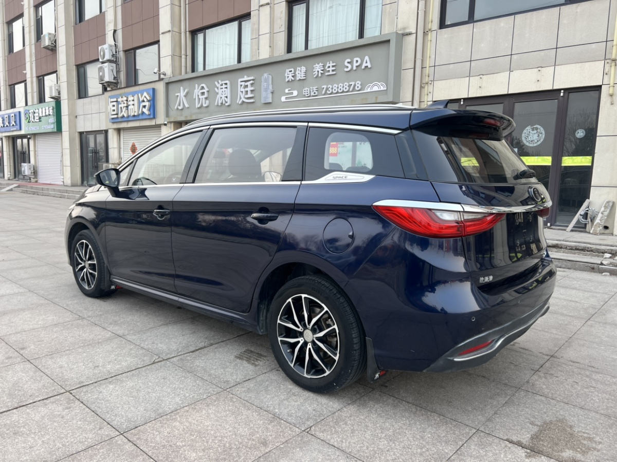 比亞迪 宋MAX  2017款 1.5T 手動智聯(lián)豪華型 7座圖片