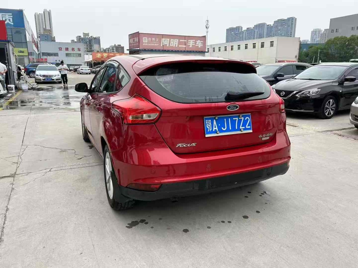 福特 ?？怂? 2015款 兩廂 EcoBoost 125 自動超能風(fēng)尚型圖片