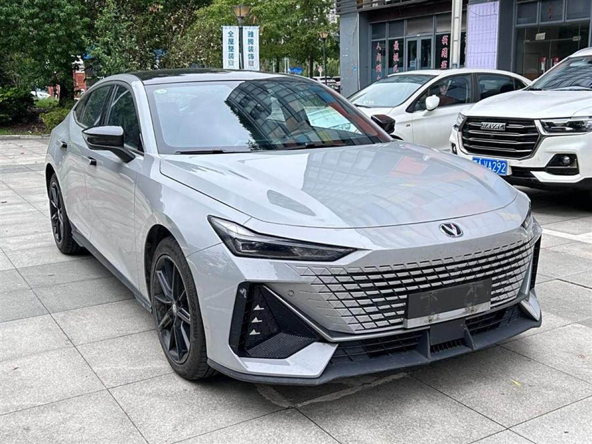 長安 長安UNI-V  2023款 1.5T 尊享型圖片