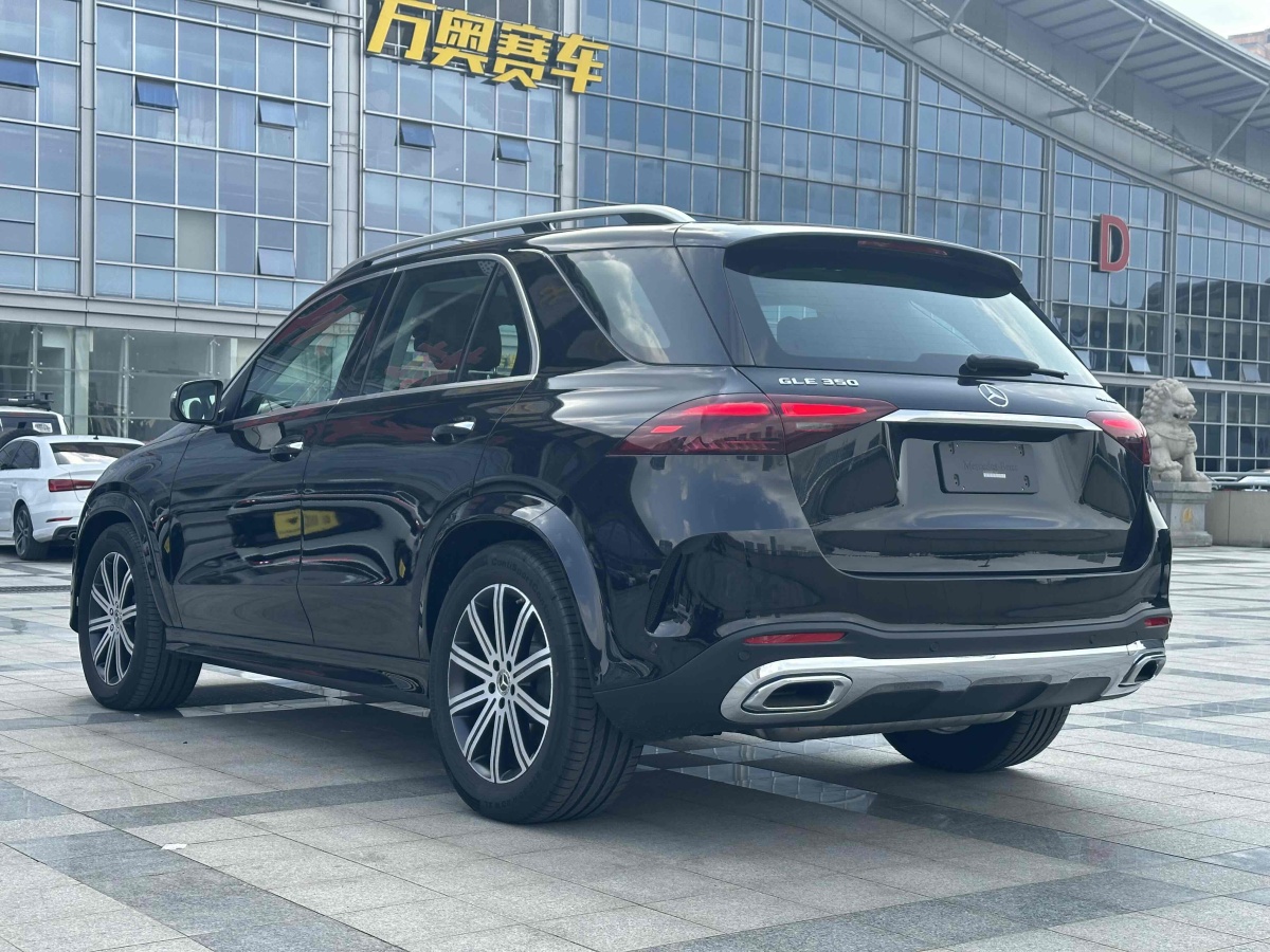 奔馳 奔馳GLE  2023款 GLE 350 4MATIC 時(shí)尚型圖片