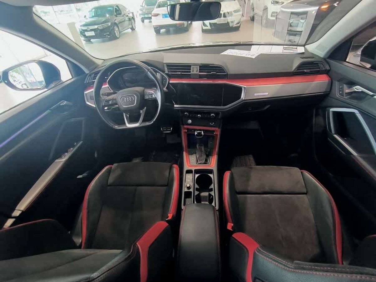 奧迪 奧迪Q3  2020款 40 TFSI 時(shí)尚動(dòng)感型圖片