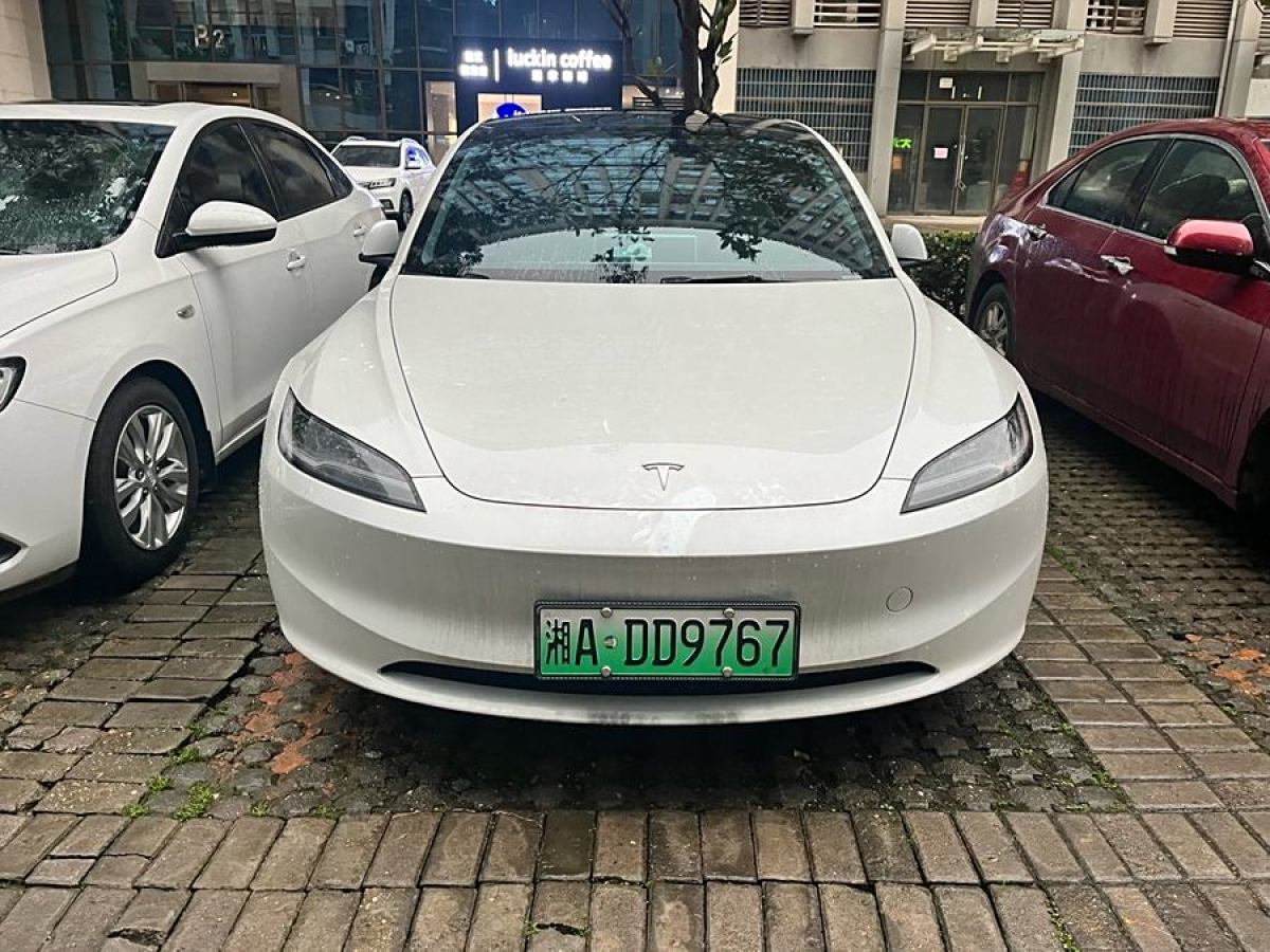 特斯拉 Model Y  2023款 后輪驅(qū)動版圖片