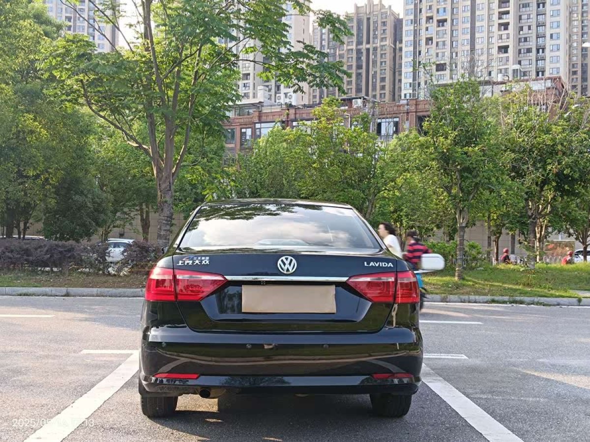 大眾 朗逸  2013款 改款經(jīng)典 1.6L 自動風尚版圖片
