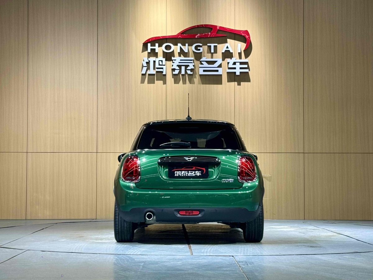 MINI MINI  2020款 1.5T COOPER 藝術(shù)家 五門版圖片