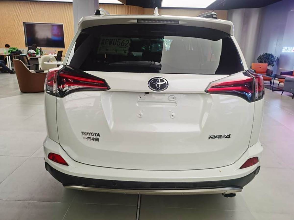 豐田 RAV4榮放  2019款  2.0L CVT兩驅(qū)風(fēng)尚版 國VI圖片