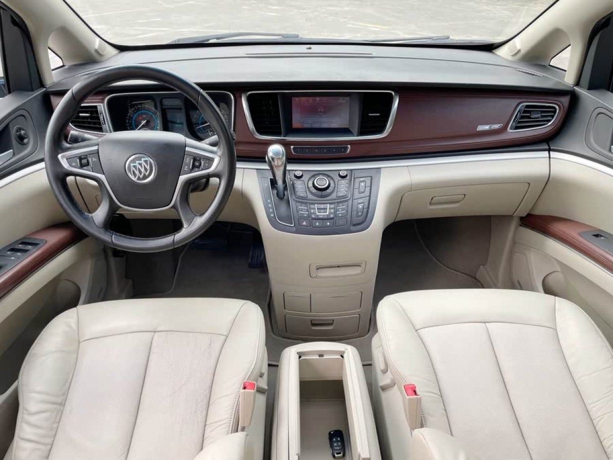 別克 GL8  2014款 3.0L XT豪華商務(wù)旗艦版圖片