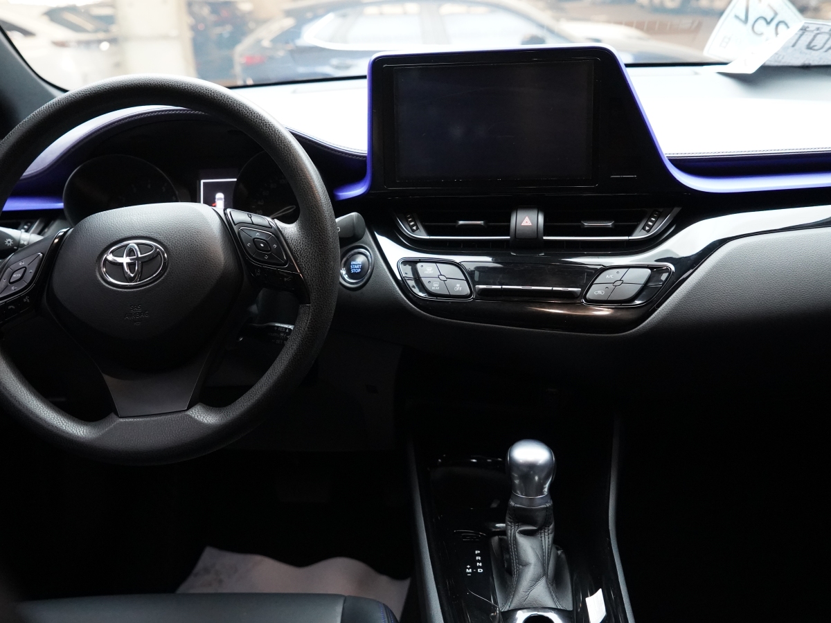 2020年12月豐田 C-HR  2020款 2.0L 領(lǐng)先版