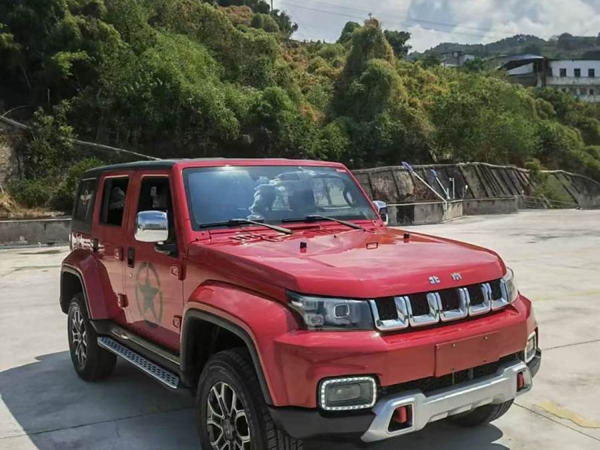 北京 BJ40  2019款 改款 2.0T 自動四驅(qū)城市獵人版尊享型 國V圖片