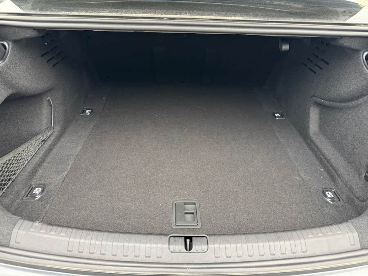 奧迪 奧迪A6L  2024款 45 TFSI 臻選動(dòng)感型圖片